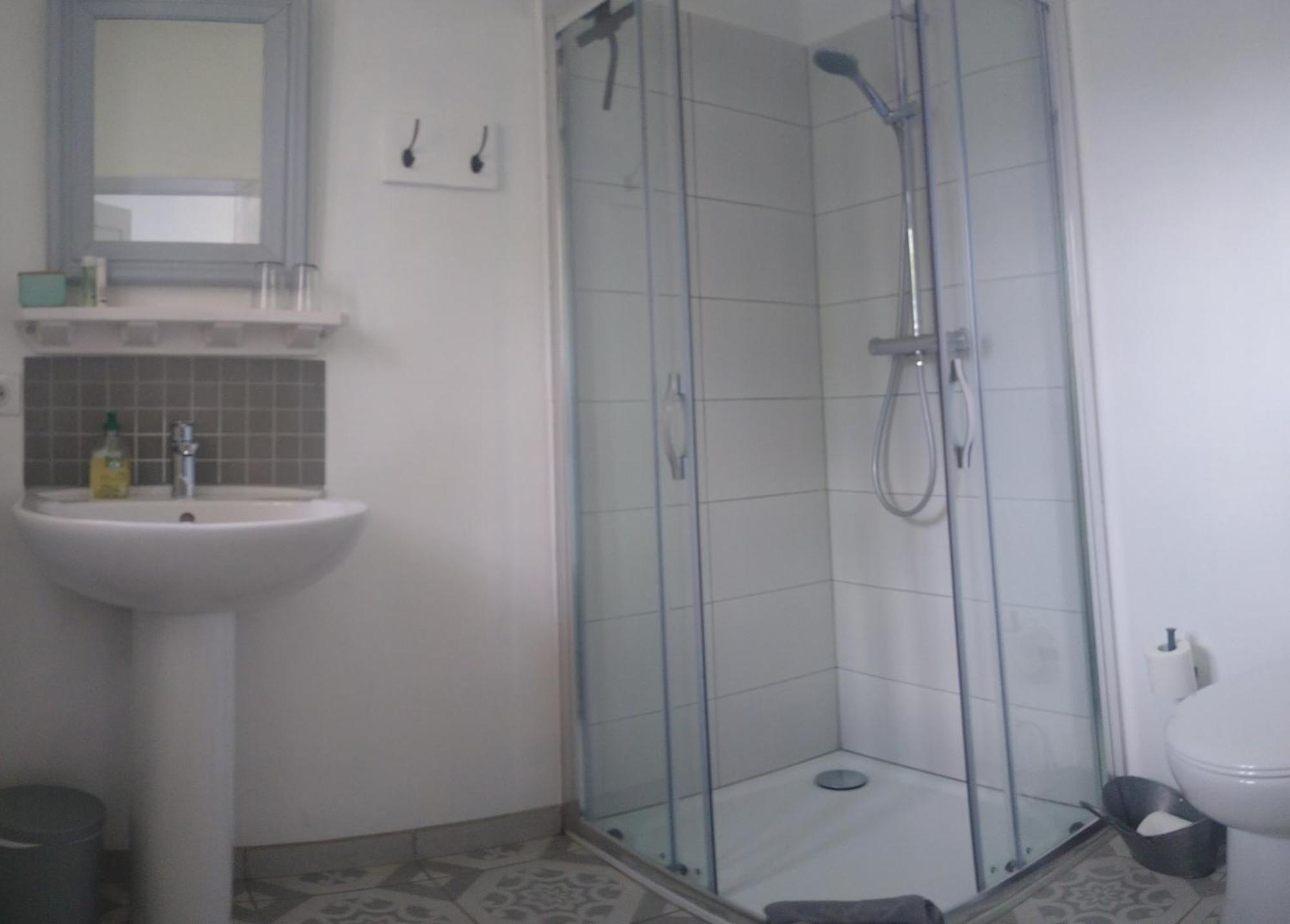 Bed and Breakfast Le Petit Moliere Servian Zimmer foto