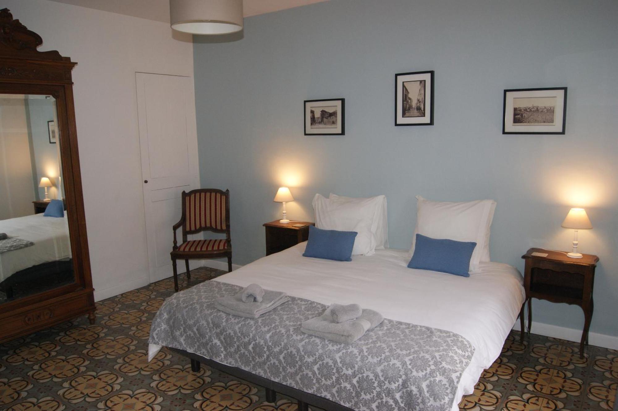 Bed and Breakfast Le Petit Moliere Servian Zimmer foto
